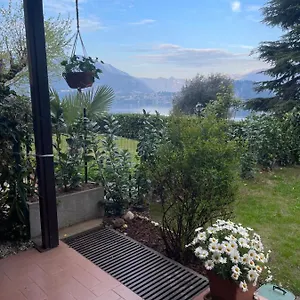 Lallas With Garden And Lake View Appartement