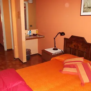 Orange House Nocleg ze śniadaniem