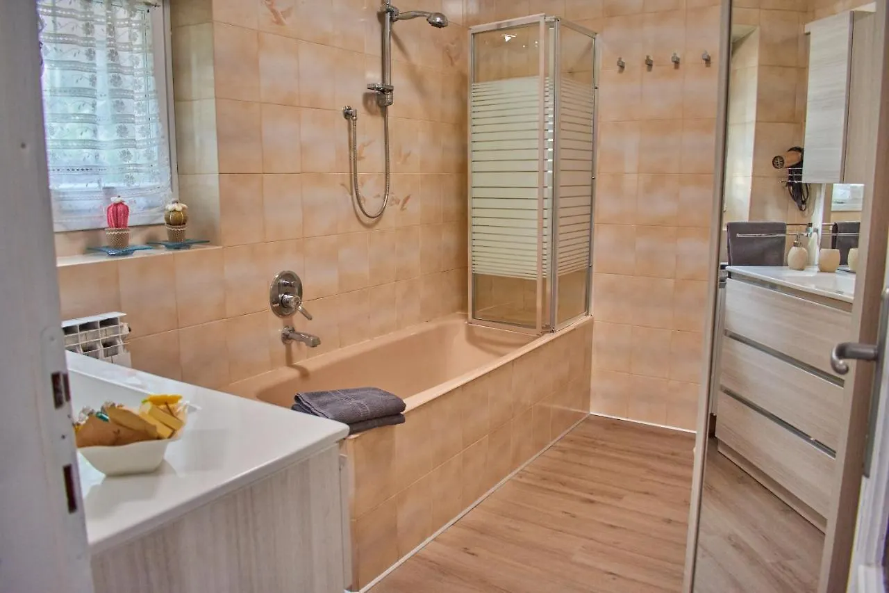 Apartment Appartamento La Terrazza Varenna Italy